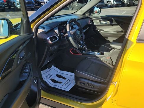 Used 2023 Chevrolet TrailBlazer RS w/ Sun and Liftgate Package AWD/4WD image 18
