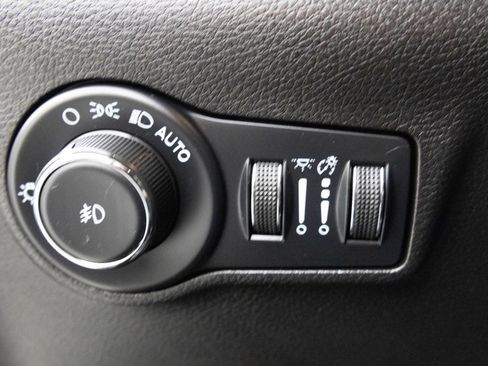 Used 2023 Jeep Compass Altitude image 21