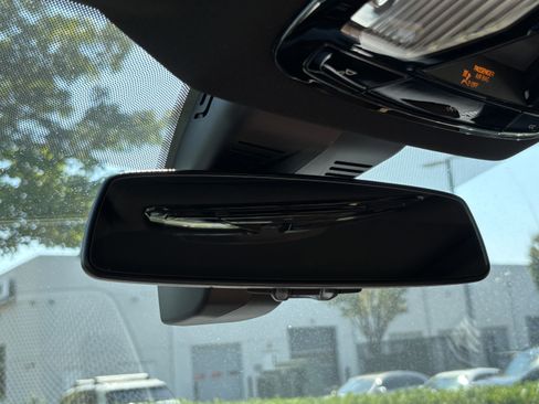 Used 2025 BMW 230i Coupe w/ Premium Package image 30