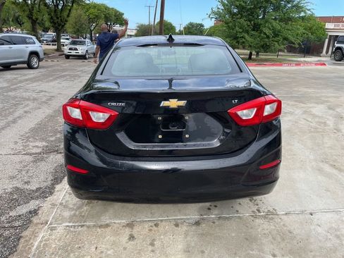 Used 2017 Chevrolet Cruze LT w/ Sun And Sound Package image 3