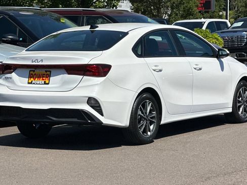 Used 2024 Kia Forte LXS w/ LXS Technology Package FWD image 4