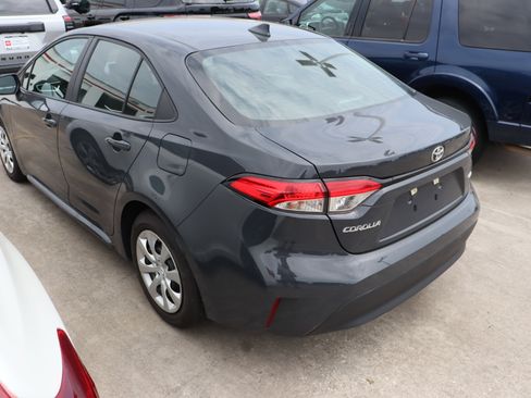 Used 2025 Toyota Corolla LE FWD image 5