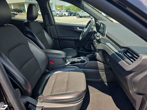 Used 2025 Ford Escape ST-Line FWD image 18