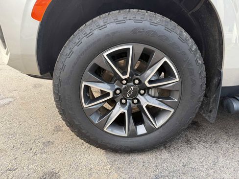 Used 2022 Chevrolet Tahoe Z71 w/ Luxury Package image 63