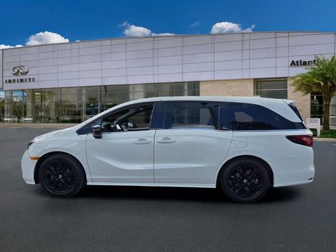 Used 2023 Honda Odyssey Sport image 2