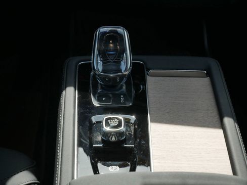 New 2026 Volvo XC90 T8 Plus w/ Protection Package Premier AWD/4WD image 9