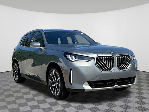 Used 2025 BMW X3 xDrive30i w/ Premium Package AWD/4WD image 3