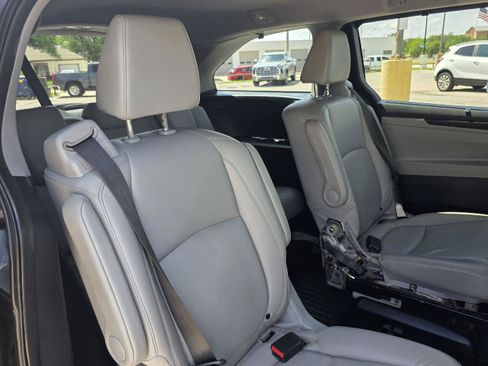 Used 2020 Honda Odyssey EX-L image 29