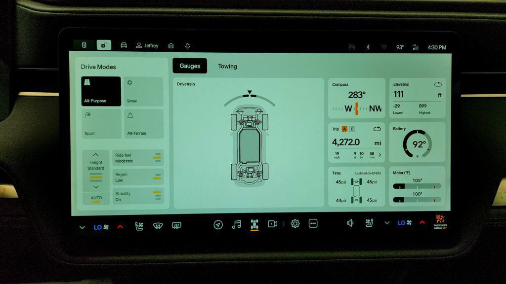 Used 2025 Rivian R1S Adventure Dual AWD/4WD image 18