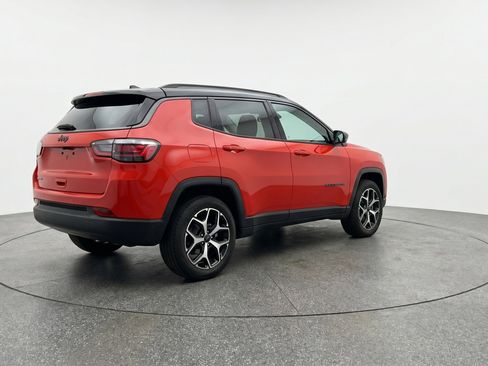 Used 2025 Jeep Compass Limited AWD/4WD image 9