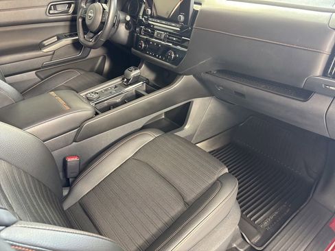 Used 2023 Nissan Pathfinder Rock Creek image 12