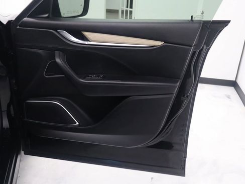 Used 2017 Maserati Levante S image 18