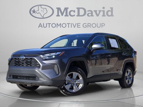 Used 2025 Toyota RAV4 XLE AWD/4WD image 1