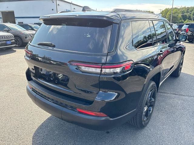 Used 2023 Jeep Grand Cherokee L Laredo AWD/4WD image 5