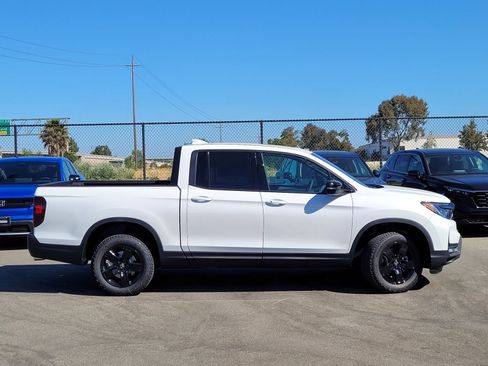 New 2025 Honda Ridgeline Black Edition image 4