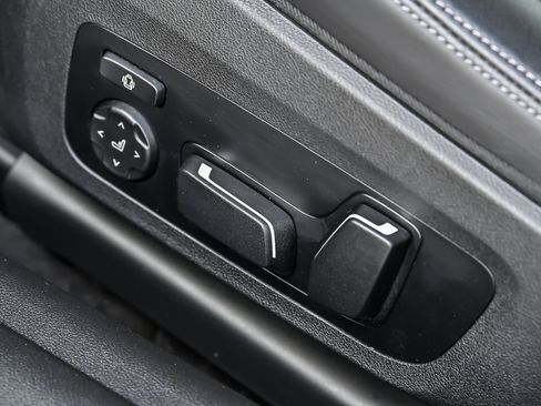 Used 2025 BMW M4 xDrive Competition w/ Executive Package AWD/4WD image 26