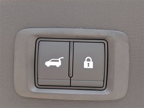 New 2025 Mitsubishi Outlander SE image 13