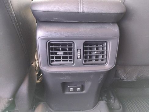 Used 2021 Toyota RAV4 XLE Premium image 11