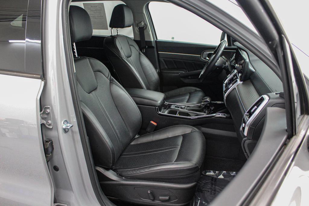 Used 2023 Kia Sorento SX AWD/4WD image 19