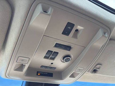 Used 2016 Cadillac Escalade Platinum AWD/4WD image 40