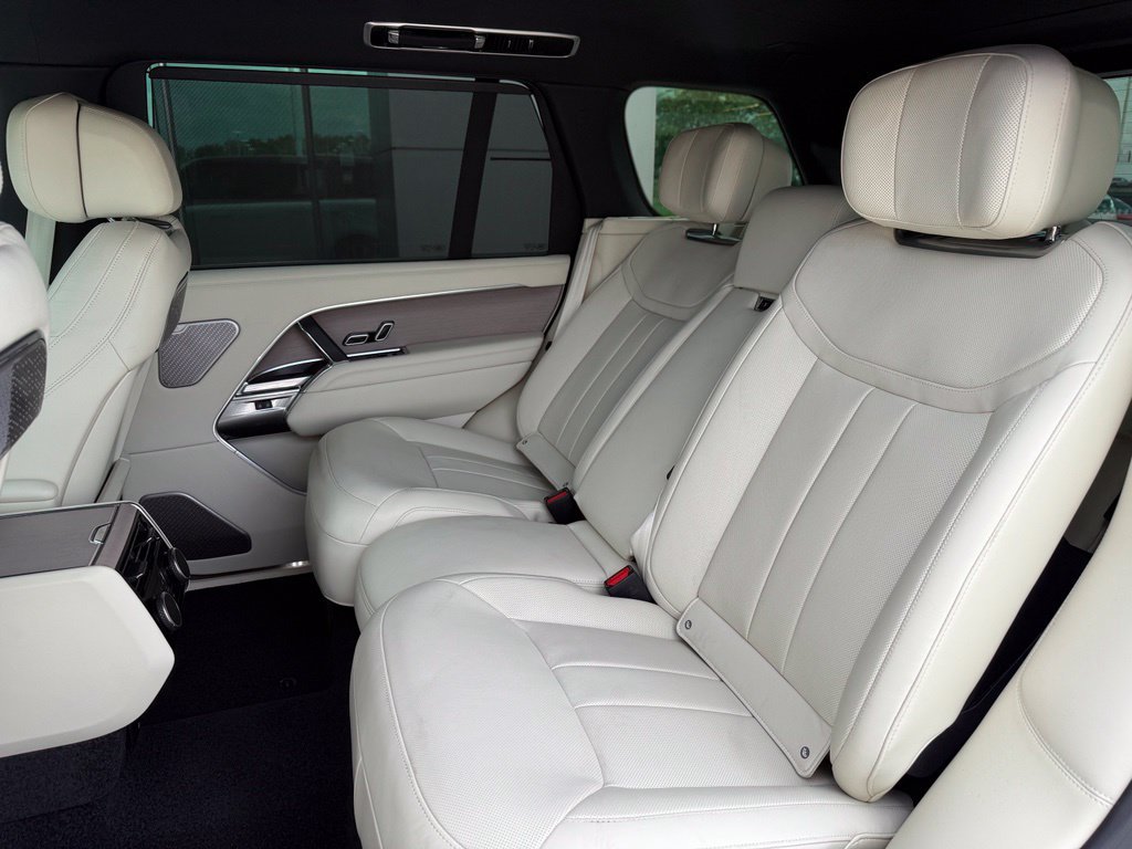 Certified 2025 Land Rover Range Rover Long Wheelbase Autobiography AWD/4WD image 10
