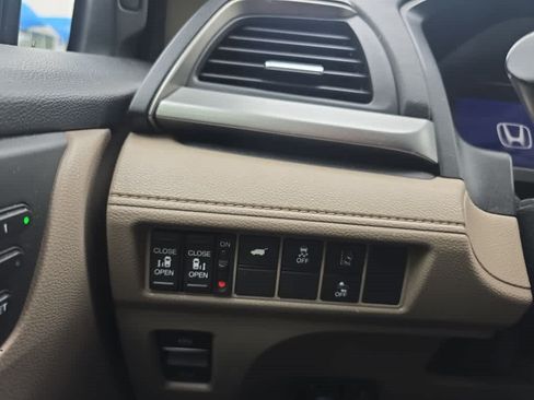 Used 2018 Honda Odyssey EX-L image 8