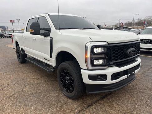 Used 2025 Ford F350 Lariat w/ Black Appearance Package image 3