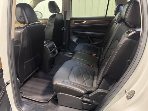Used 2024 Volkswagen Atlas SE image 15