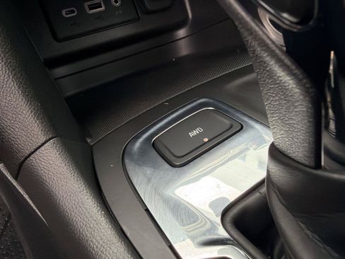 Used 2023 Chevrolet Equinox LT AWD/4WD image 29