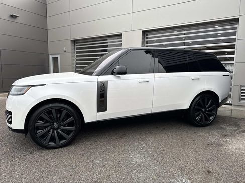Certified 2023 Land Rover Range Rover SV AWD/4WD image 3