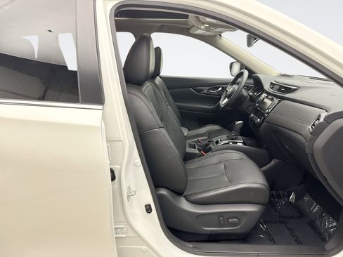 Used 2020 Nissan Rogue SL w/ Premium Package AWD/4WD image 18