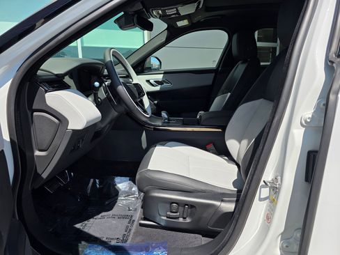 New 2026 Land Rover Range Rover Velar Dynamic SE image 17