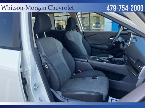 Used 2023 Nissan Rogue SV FWD image 29