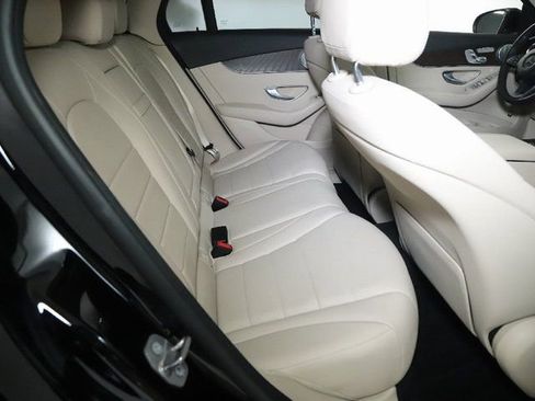 Used 2019 Mercedes-Benz GLC 300 4MATIC image 36