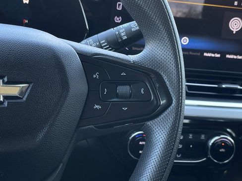 Used 2025 Chevrolet Trax LT image 15