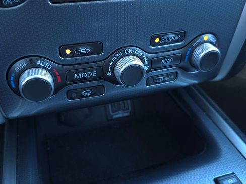 Used 2020 Nissan Pathfinder SL AWD/4WD image 36