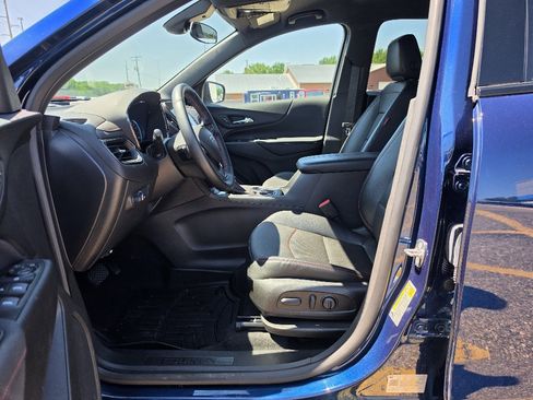 Used 2023 Chevrolet Equinox RS w/ RS Leather Package AWD/4WD image 4