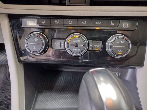 Used 2019 Volkswagen Jetta SE FWD image 27
