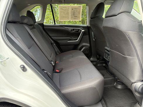 Used 2024 Toyota RAV4 LE FWD image 35