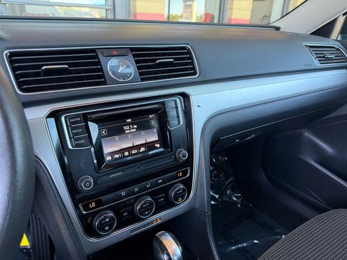 Used 2016 Volkswagen Passat 1.8T S image 31