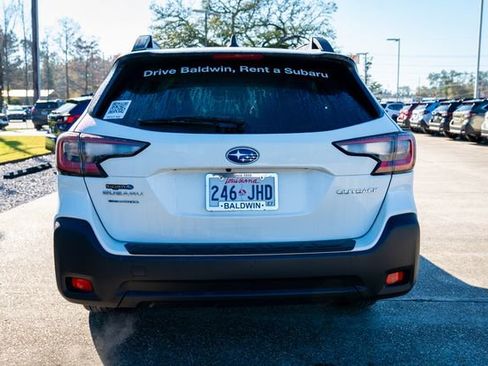 Certified 2025 Subaru Outback Premium image 5