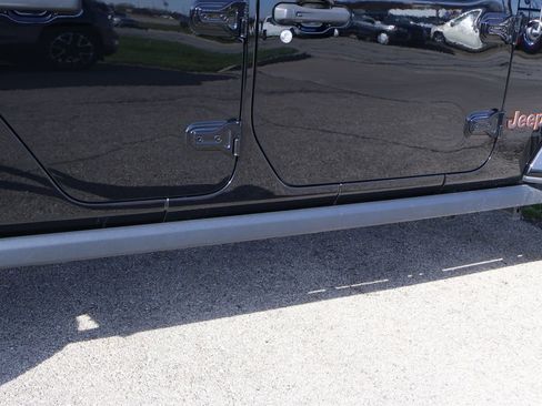 Used 2023 Jeep Gladiator Mojave w/ Trailer Tow Package image 12