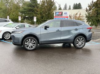 Used 2024 Toyota Venza LE video 2