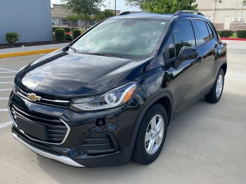Used 2021 Chevrolet Trax LT w/ LT Convenience Package FWD image 20
