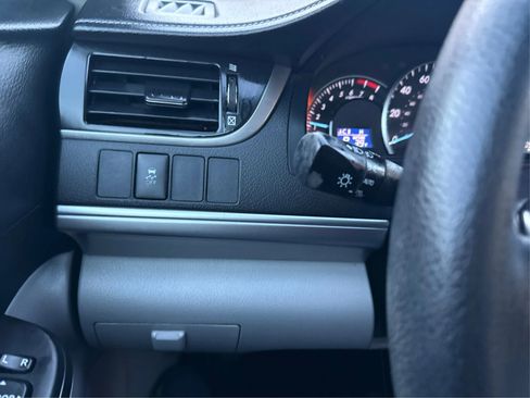 Used 2012 Toyota Camry LE image 22