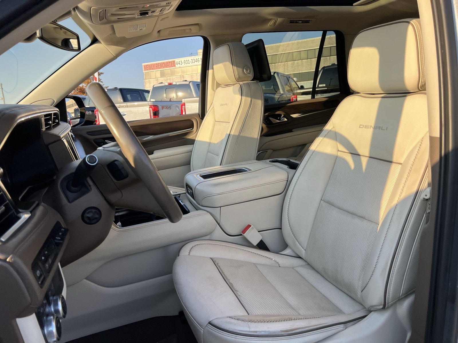 Used 2021 GMC Yukon Denali AWD/4WD image 13