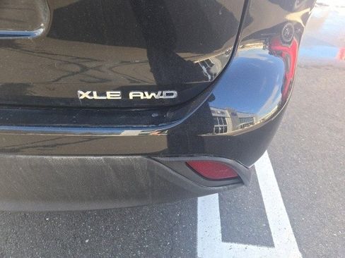 Used 2023 Toyota Highlander XLE image 15