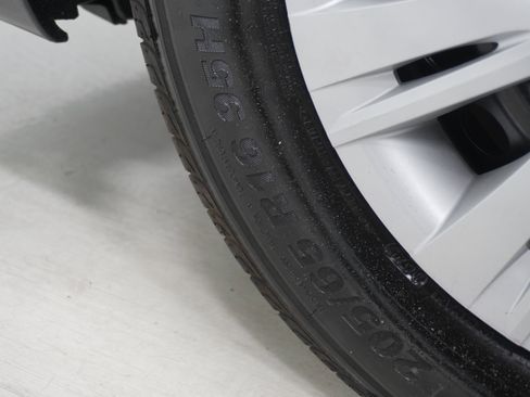 Used 2012 Toyota Camry LE image 22