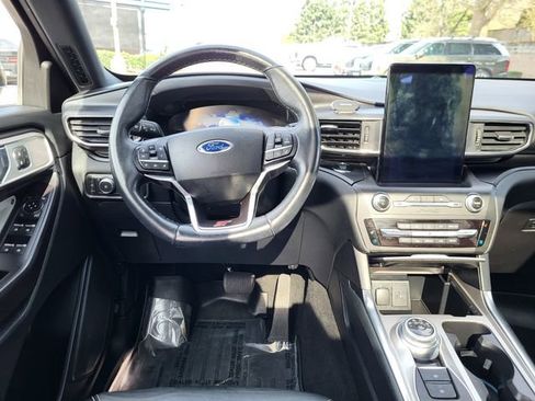 Used 2020 Ford Explorer ST w/ ST Street Pack image 18