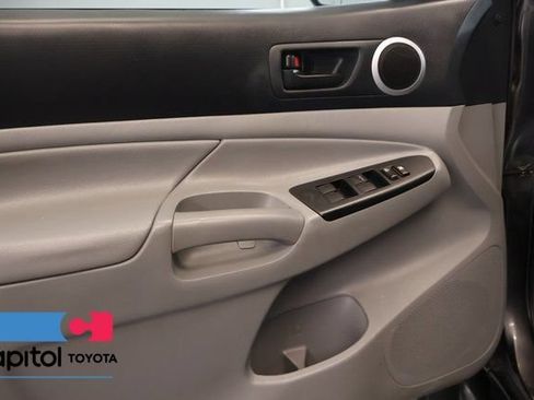 Used 2014 Toyota Tacoma PreRunner RWD image 9